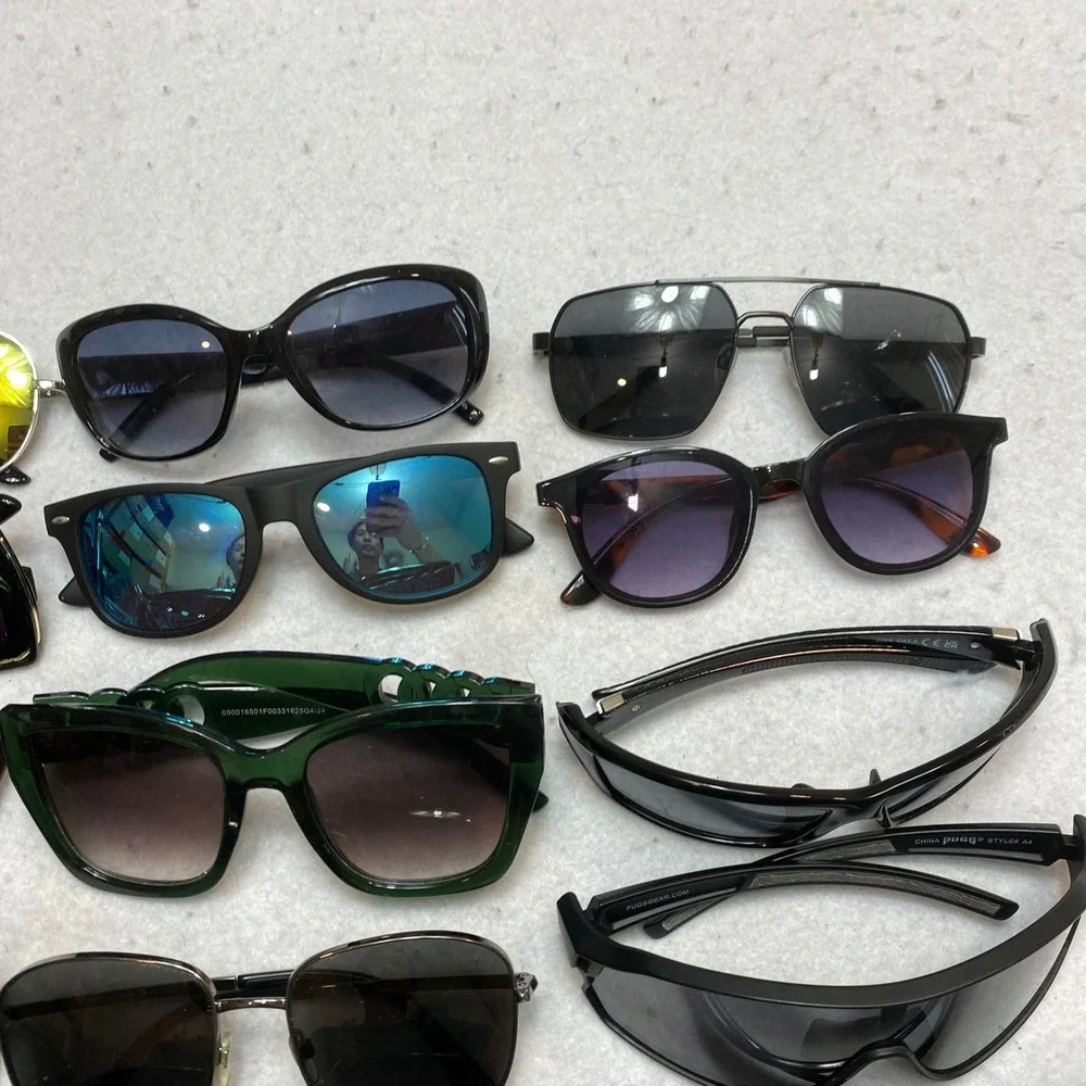 Lot Of 20 Mixed Brand Sunglasses Unisex OS Multicolor Aviator Sport Retro Bundle